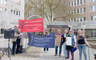 Solidarische Aktion mit Frauen und Mädchen in UK am 11.04.2026: #OneYearLater