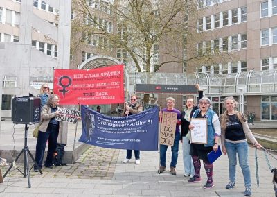 solidarische Aktion mit Frauen und Mädchen in UK am 11.04.2026: #OneYearLater